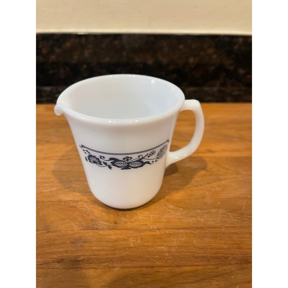 Vintage Pyrex Creamer Old Town Milk Glass - Picture 4 of 5